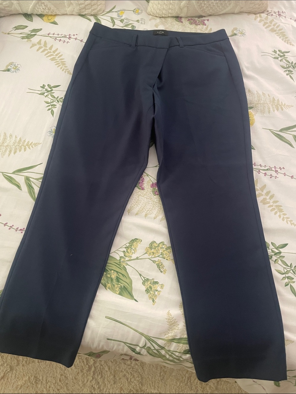 White House Black Market Navy Cropped Dress Pants